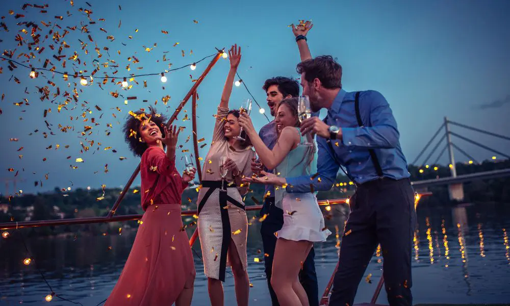 Bootstour mit Partyfaktor: Berlin vom Wasser erleben