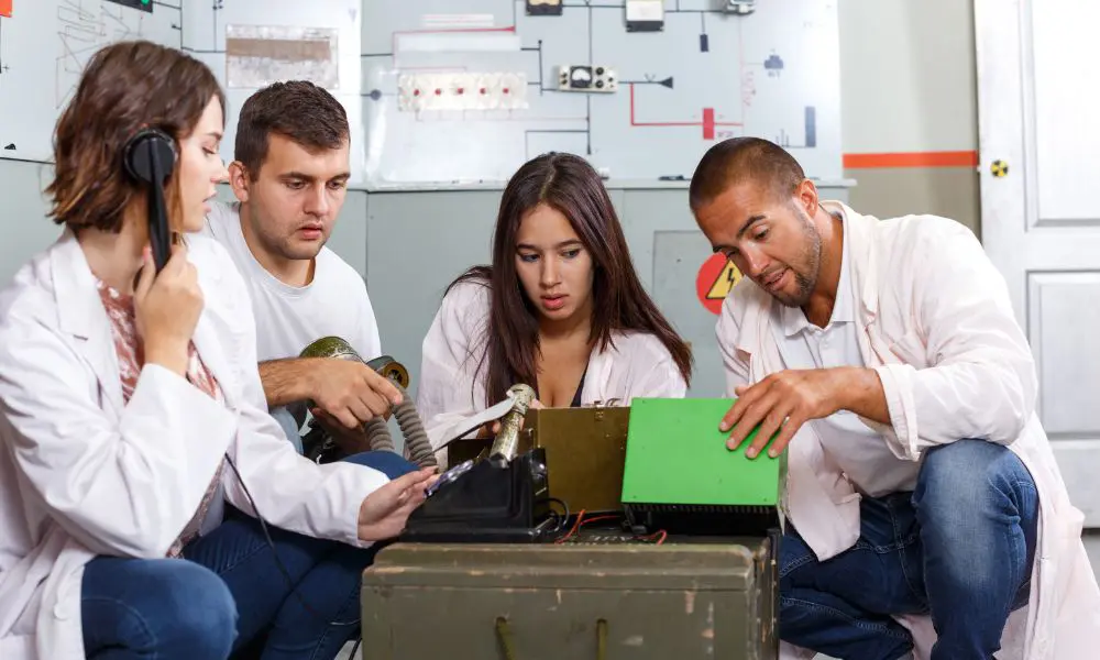 Escape Rooms: Gemeinsam Rätsel lösen und den Teamgeist stärken