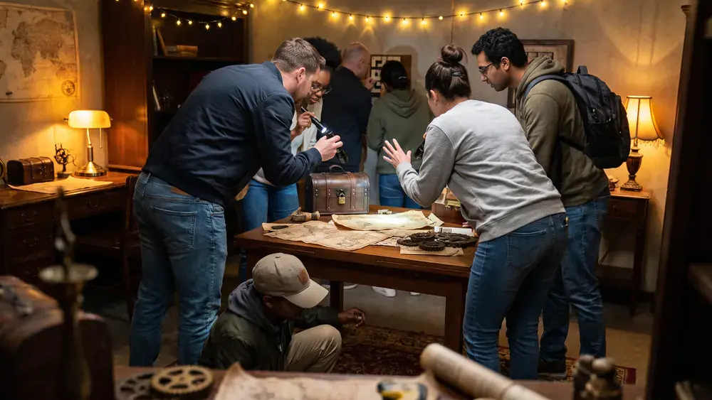 Escape Room in Köln – Kollegen lösen gemeinsam Rätsel in einem thematisch gestalteten Raum