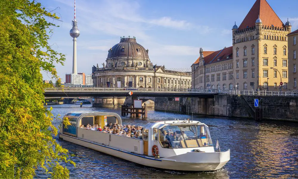 Schifffahrt/Spree-Touren: Entspannte Bootstouren durch Berlin
