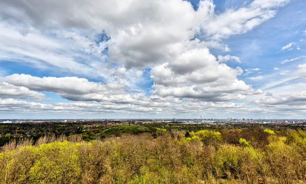 Teufelsberg (Abhöranlage): Besuche die Ruinen einer ehemaligen US-Abhörstation