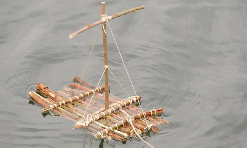 Floßbau: Alle in einem Boot